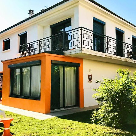 La Maison Pop Appartement Meuble Independant Avec Jardin Romans-sur-Isère Εξωτερικό φωτογραφία